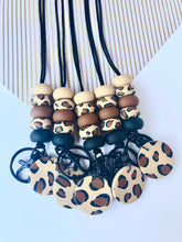 Load image into Gallery viewer, Wild Lanyard