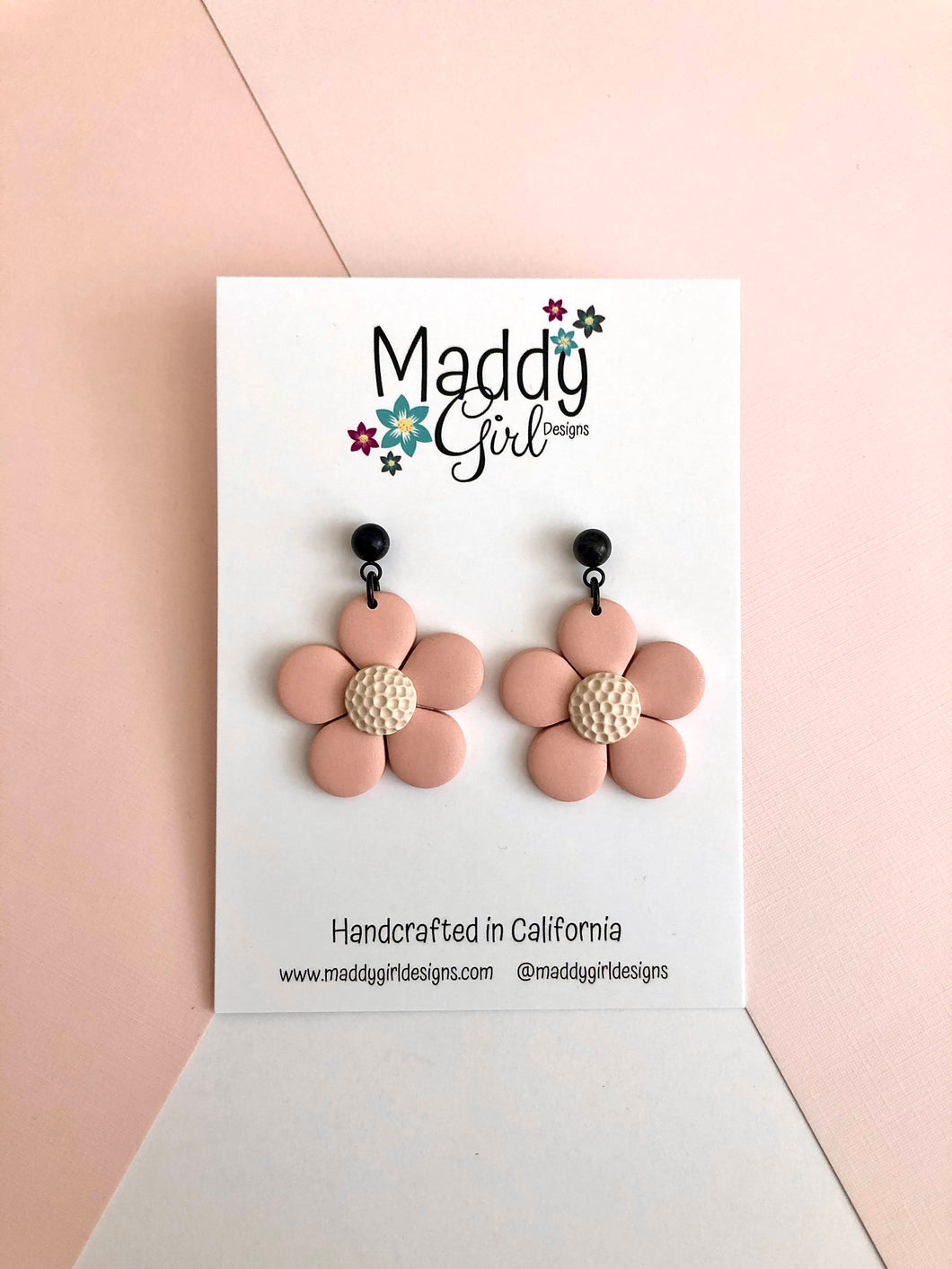 Dashing Daisies Flower Dangle (Peachy)